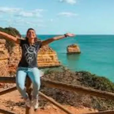 Δωμάτια σε οικογενειακή κατοικία Locations Λάγος